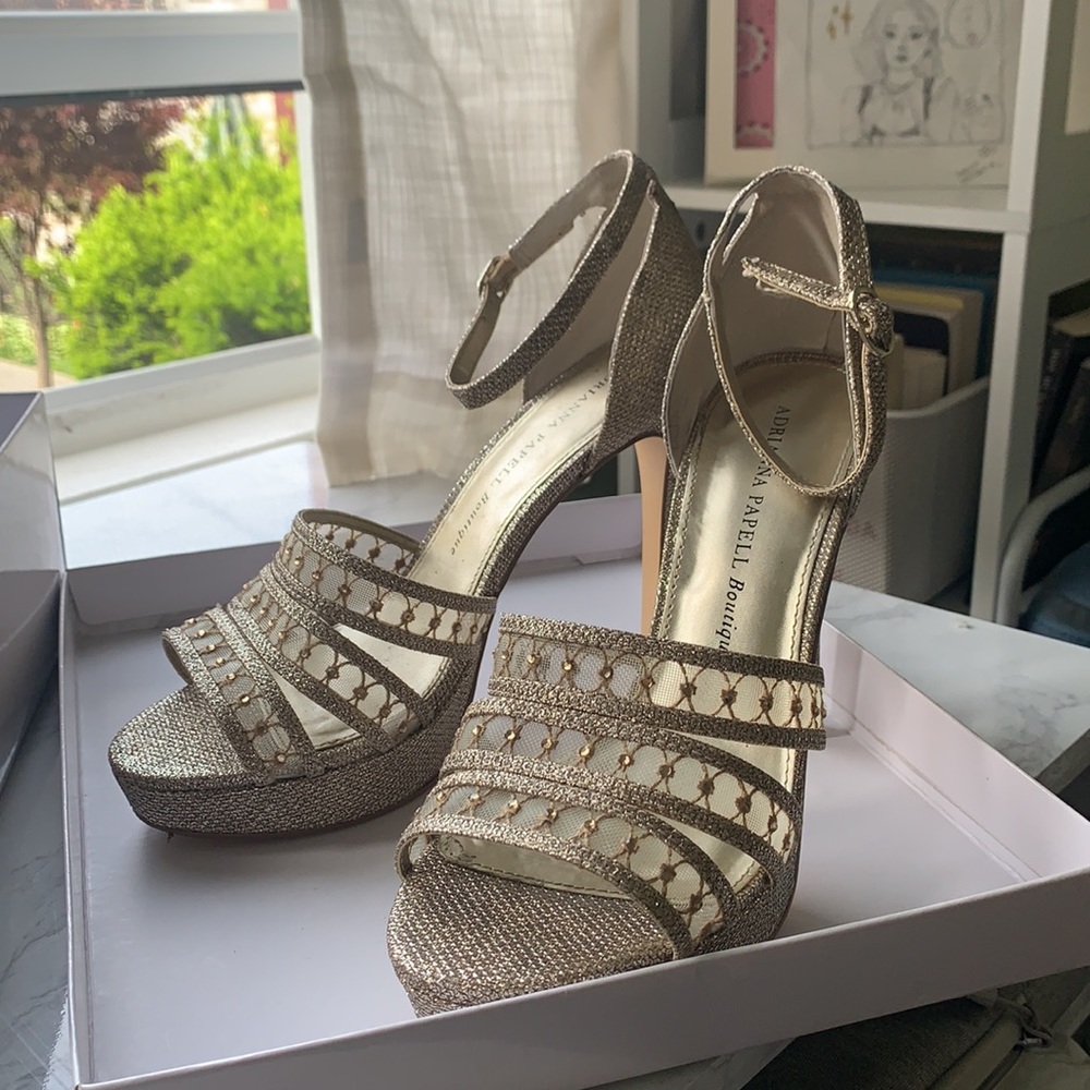 PLATFORM GOLD HEELS